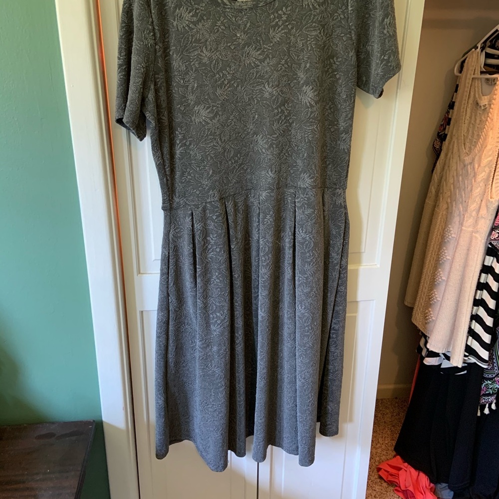 Lularoe 2x heather grey short sleeve dress.